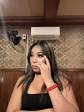 hugecock_tamira live cam on StripChat