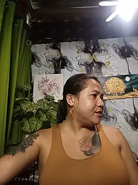 TabooSHOWgirl18 webcam