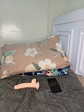 Lilshawrie21 webcam