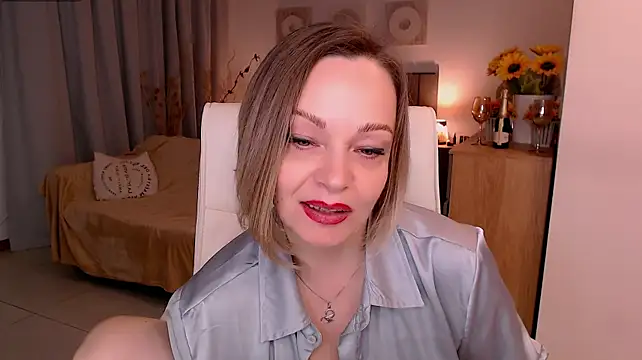 Tilly_Eliot webcam