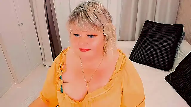 BIGTITSBBW webcam