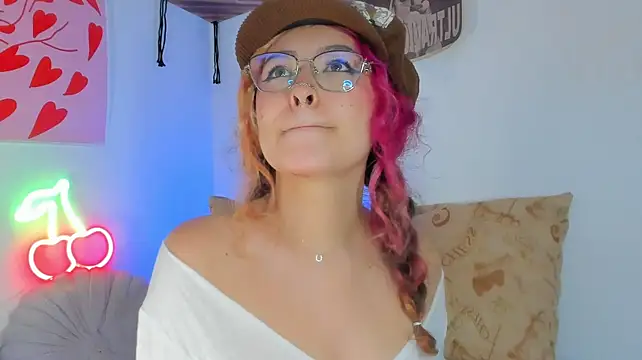 MarieTaylor_ webcam
