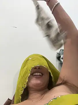 Miss_kanika76 live sex cam