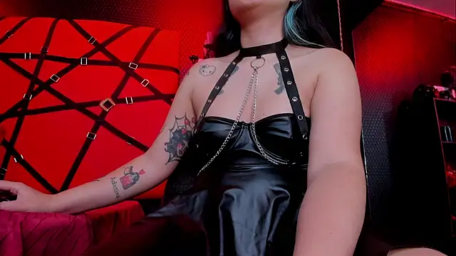 ScarletWais webcam