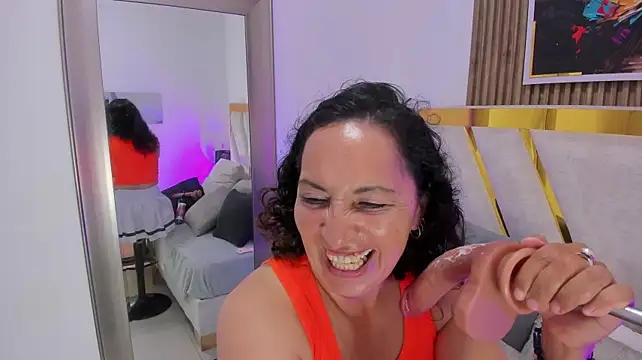 Luna_Naughty1 webcam
