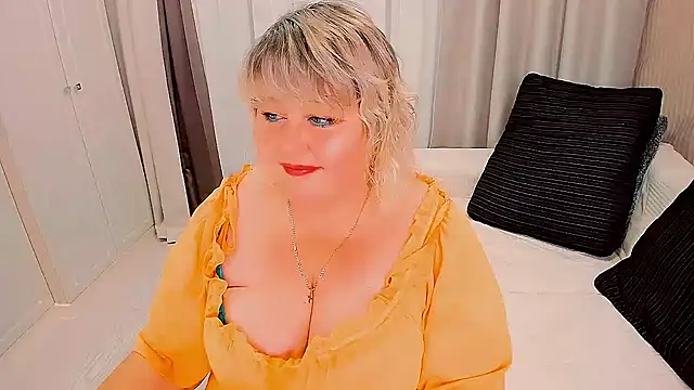 BIGTITSBBW webcam