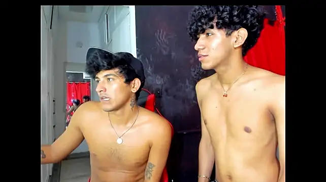 FRIENDS_LATINOS webcam