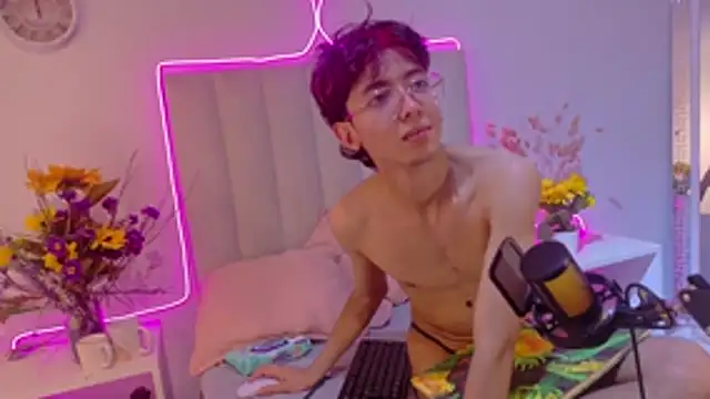 Twink_Sebas7 webcam