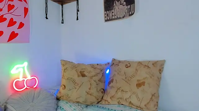 MarieTaylor_ webcam