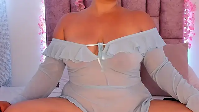 miahkumar live cam on StripChat