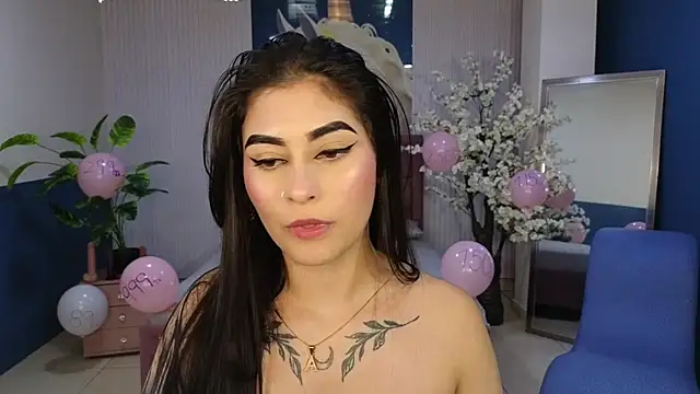 amy_lovelydoll live cam on StripChat