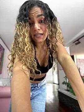 AngelPinkk_ live cam on StripChat