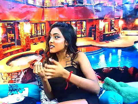 IndianPretty14u2Luv live cam on StripChat