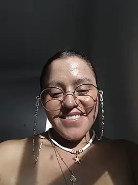 Luna_Rose1 live cam on StripChat
