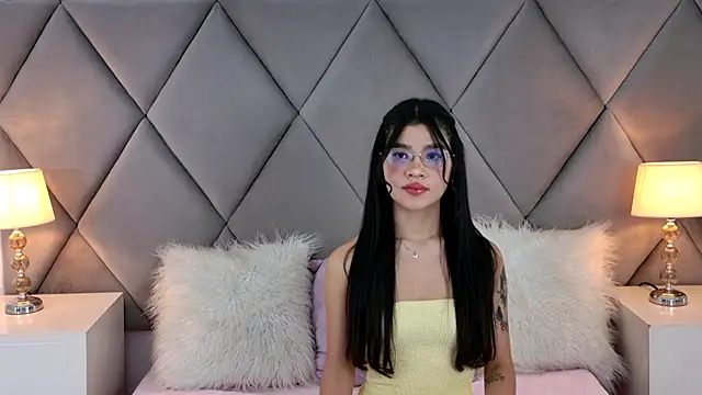 OliviaDiaz live cam on StripChat