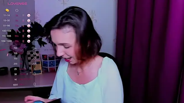 KindHazelHere_ live cam on StripChat