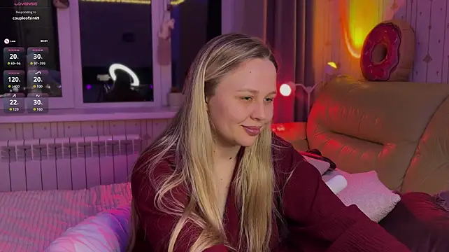 Estella_Elwood live cam on StripChat