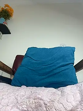 LilaRvsh webcam