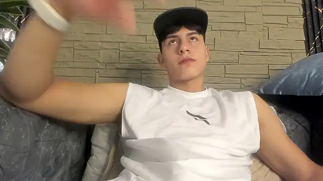 Lander_Cruz live cam on StripChat