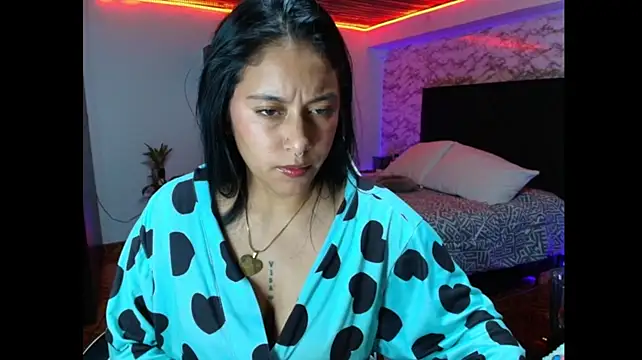 Camila_IRoose webcam