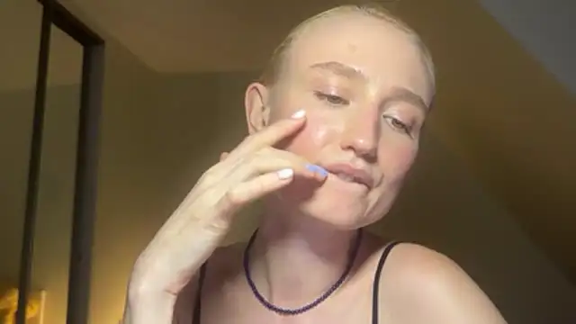 M_Mystique webcam