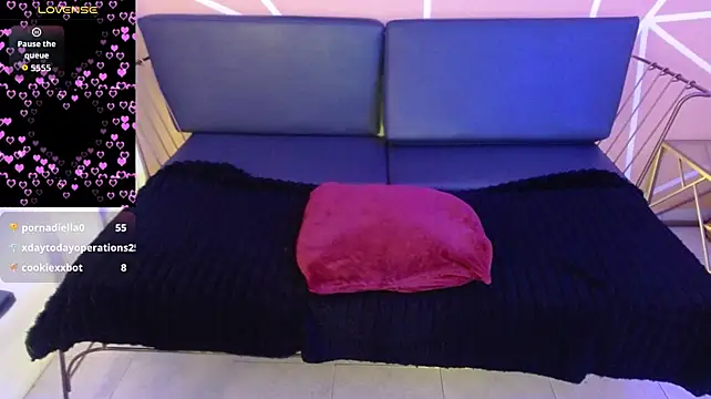 Roxanne_vale webcam