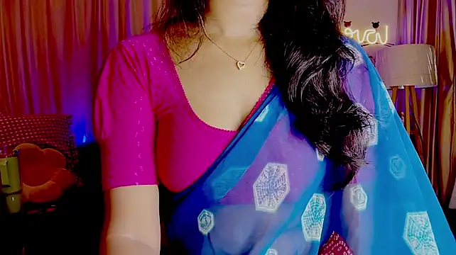apsara_07 (Ask my age) - nipple clamp 5 min