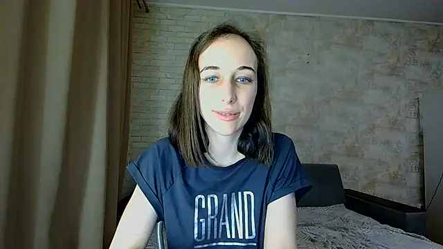 Anika_bloom webcam