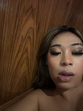 hugecock_tamira webcam