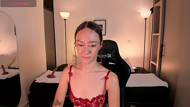 ChloeMoreti webcam