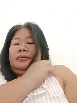 Lovelywoman43 webcam