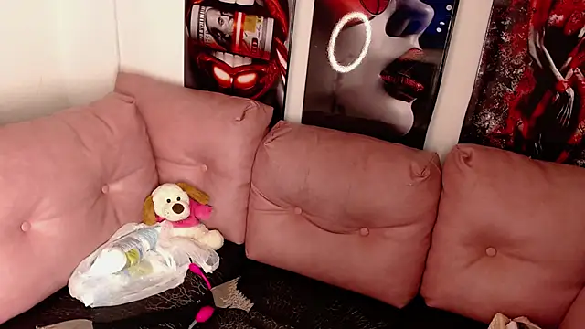 Miahotcs1 webcam