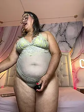 Lucy_Milf_474 webcam