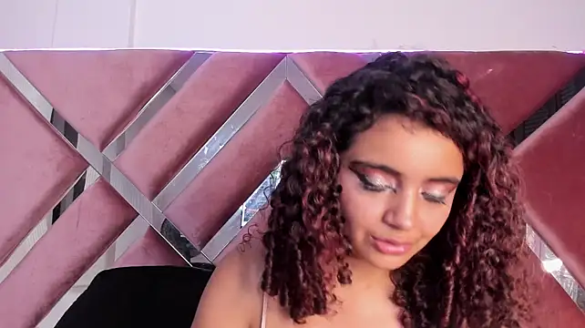 Dahlia_rossee webcam