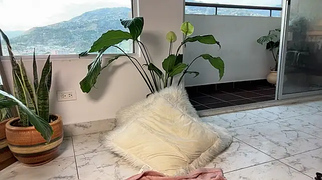 madie_collinss webcam