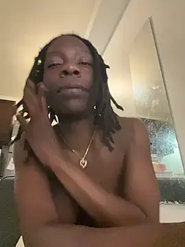 littyleesh1 live cam on StripChat