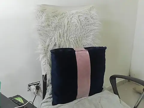 sarahlovexxv webcam