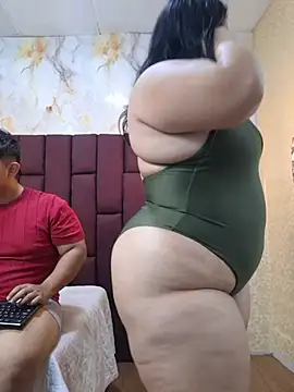 ParejaCurvy20 webcam