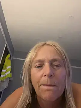 Blondnboujee53