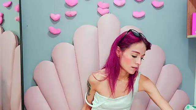 luci_miller webcam
