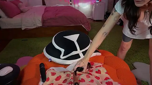 GennaJames