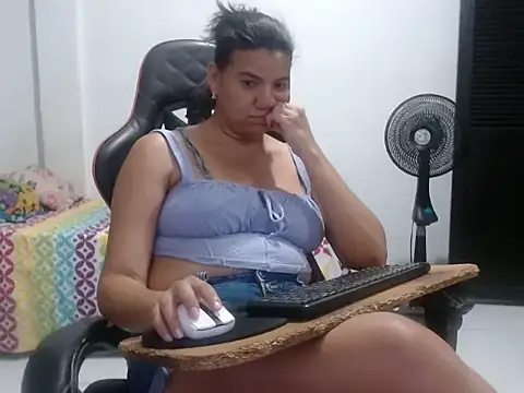 Adriana_0312 webcam