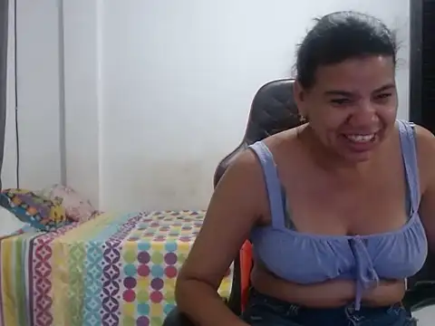 Adriana_0312 webcam