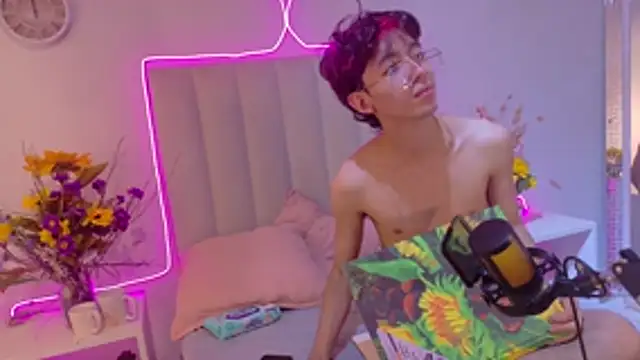 Twink_Sebas7 webcam