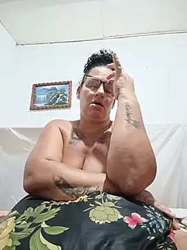 tugordita-hot live cam on StripChat