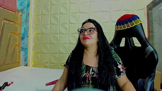 megan_glenda live cam on StripChat