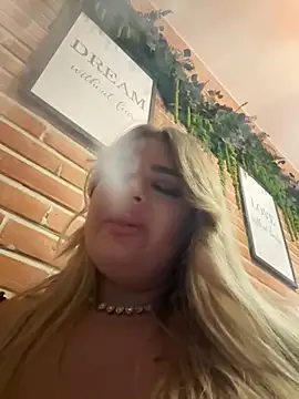 AmelyaNyx live cam on StripChat