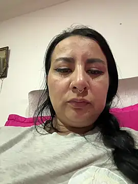 Abril_Luv live cam on StripChat
