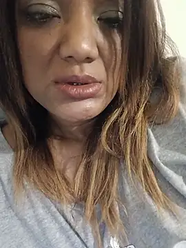Indianpleasure300 webcam