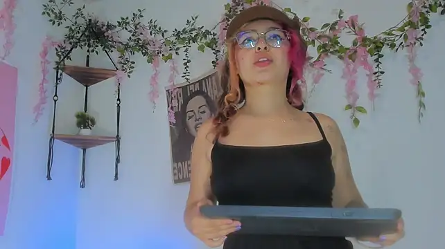 MarieTaylor_ live cam on StripChat